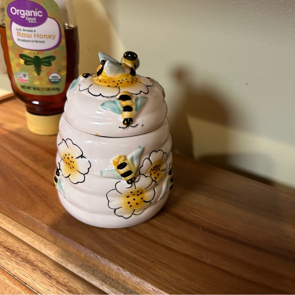 Bee Honey Pot w/ Dipper | Whimsical Ceramic Honey Jar | Cottagecore Kitchen Deco - Picture 6 of 10